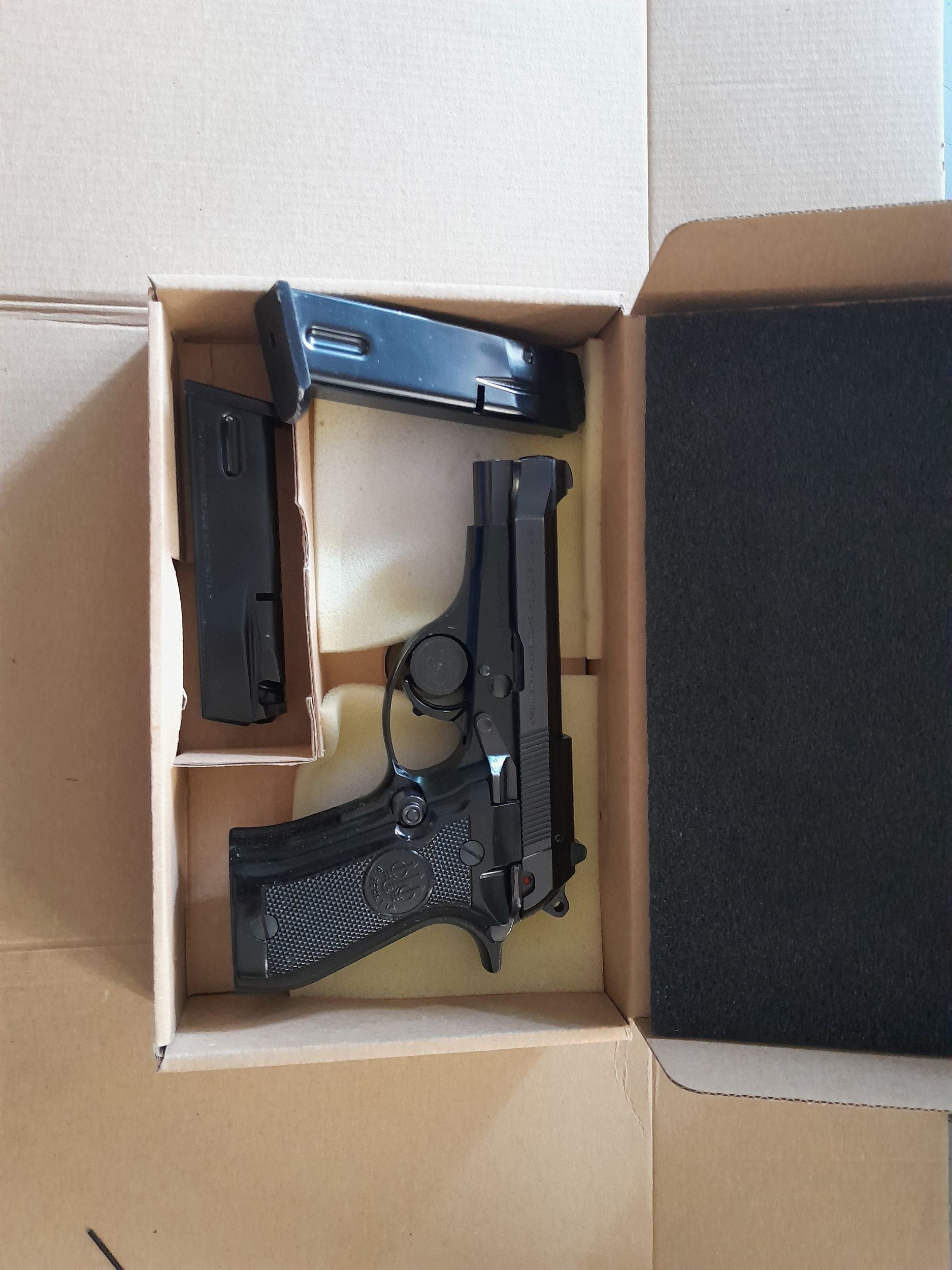 Beretta  84bb  ex  G.d.F, foto 2