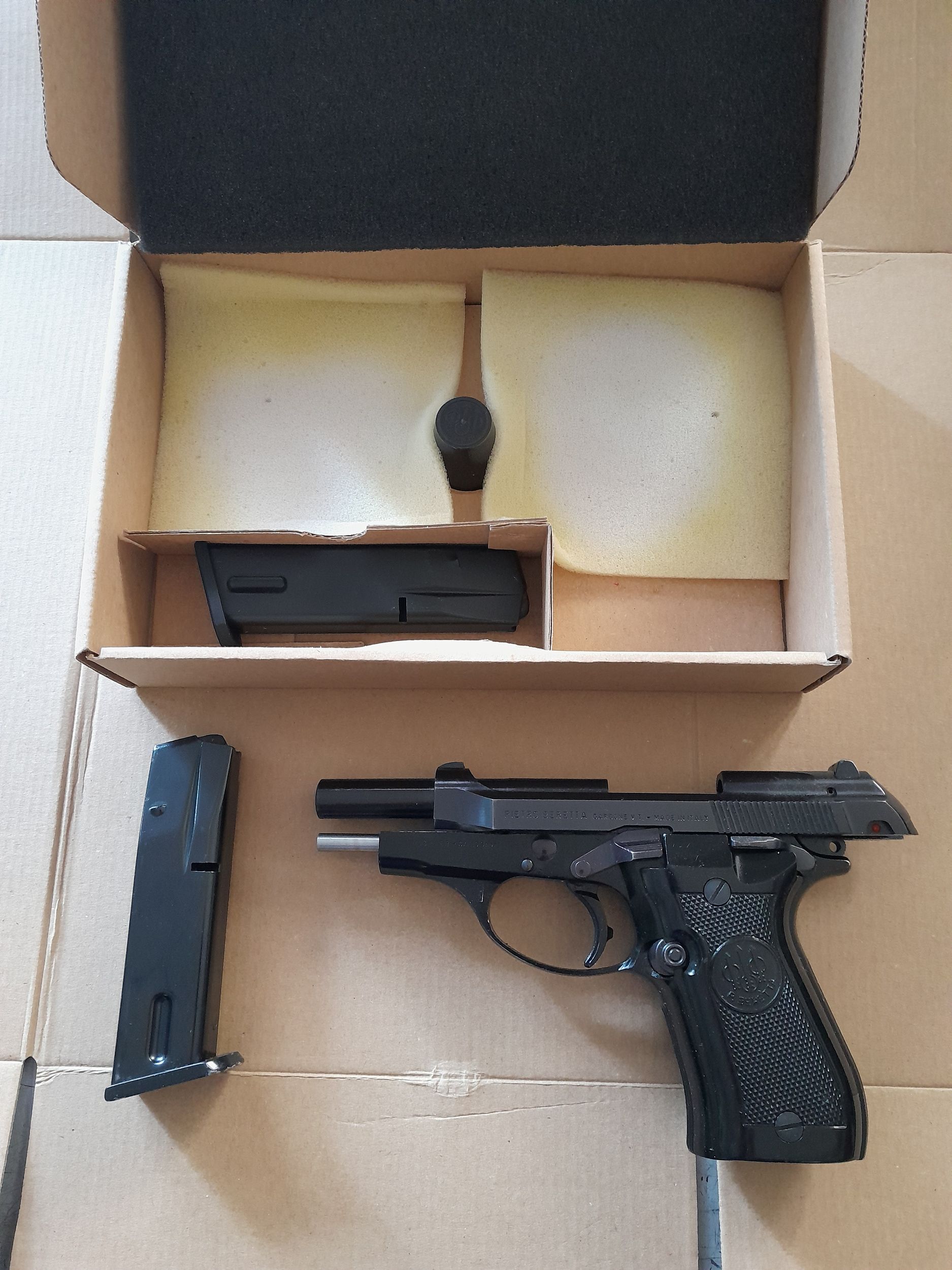 Beretta  84bb  ex  G.d.F