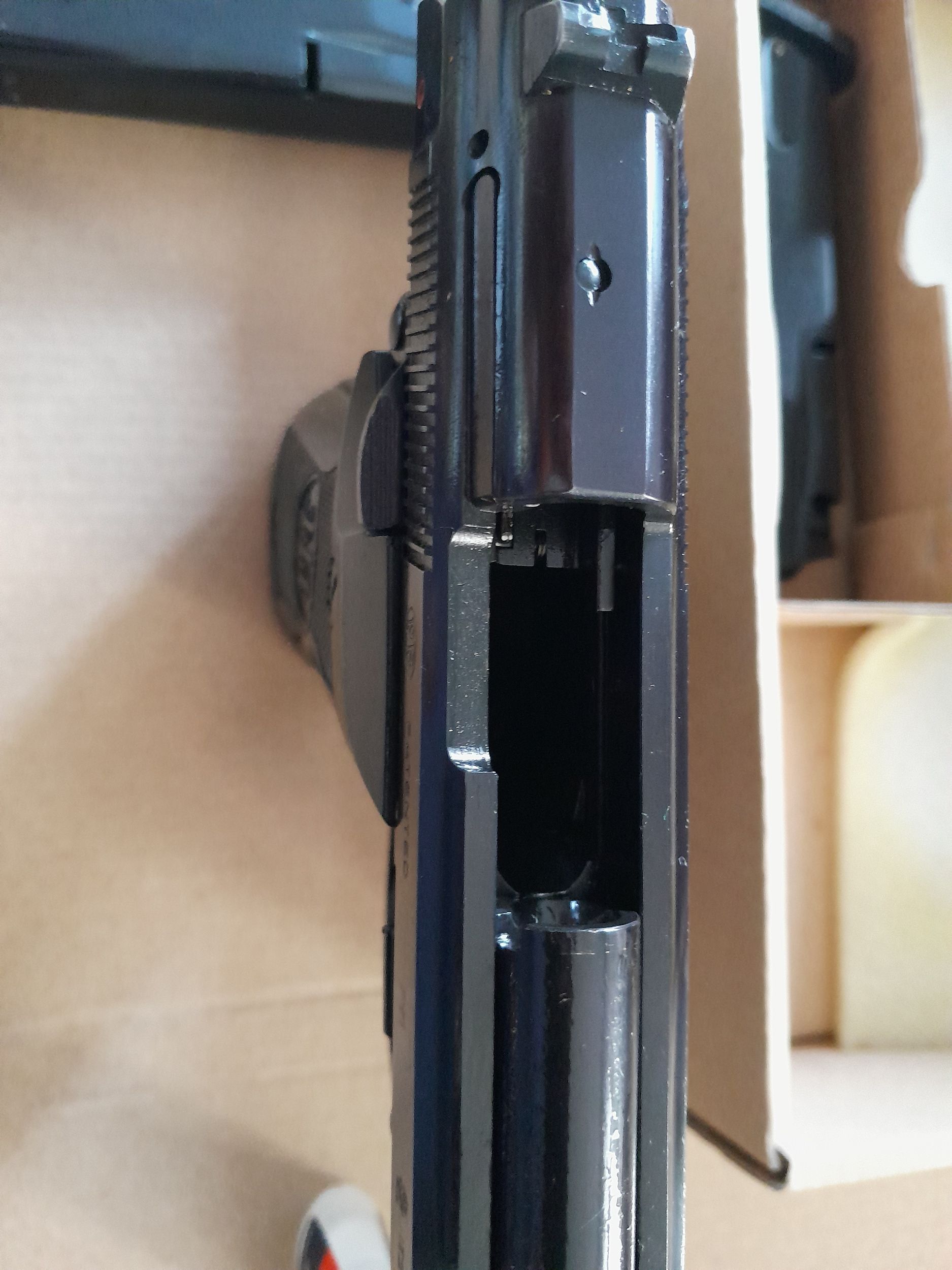 Beretta  84bb  ex  G.d.F, foto 6